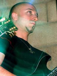 gitarist Theudho